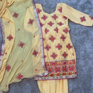 Indian/Pakistani/Afghan Suit